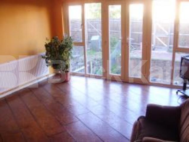 			4 Bedroom, 1 bath, 1 reception Flat			 Watermint Quay, STOKE NEWINGTON N16